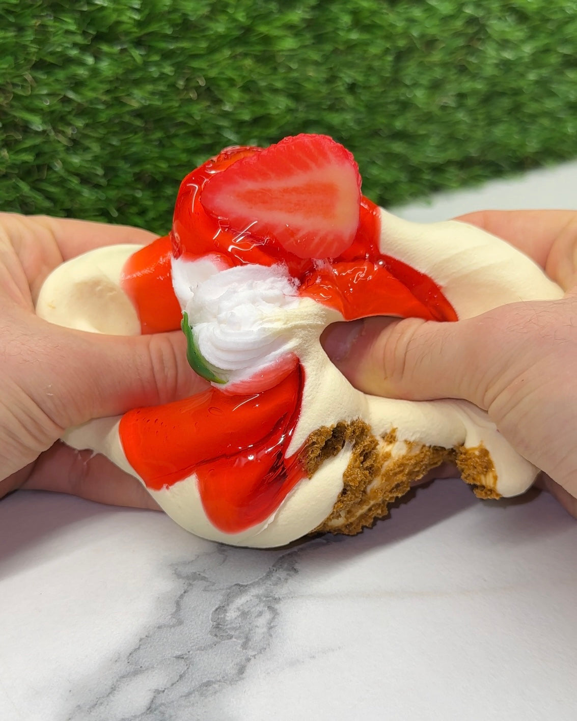 STRAWBERRY CHEESECAKE KIT